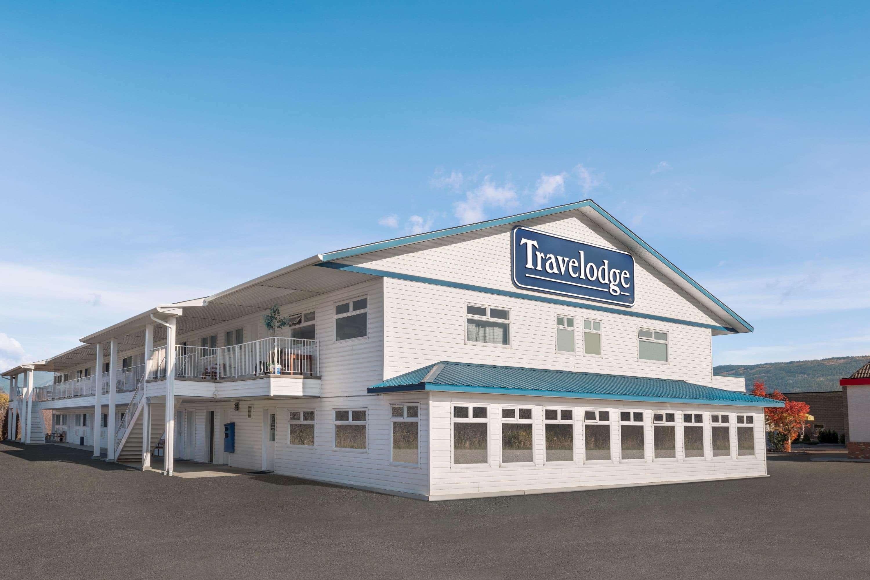 Travelodge By Wyndham Salmon Arm Bc Exterior foto