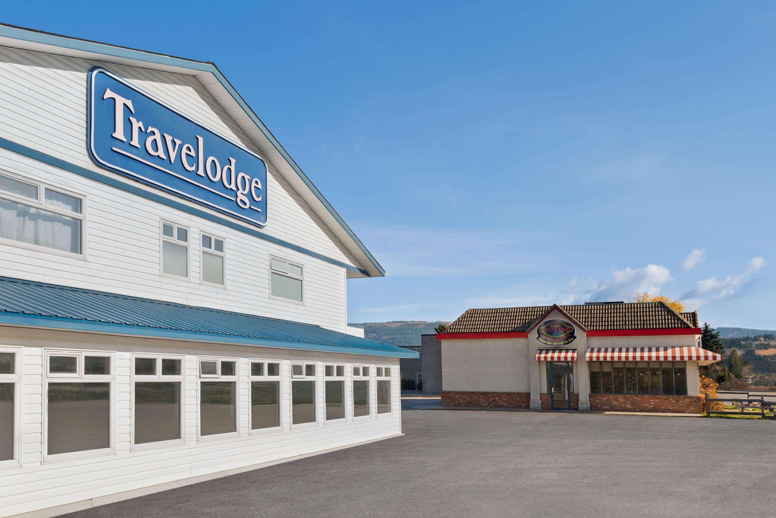 Travelodge By Wyndham Salmon Arm Bc Exterior foto